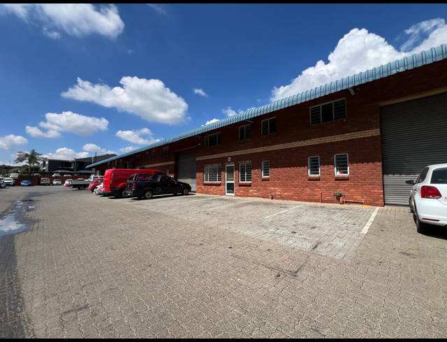 271M² WAREHOUSE TO LET IN HENNOPSPARK